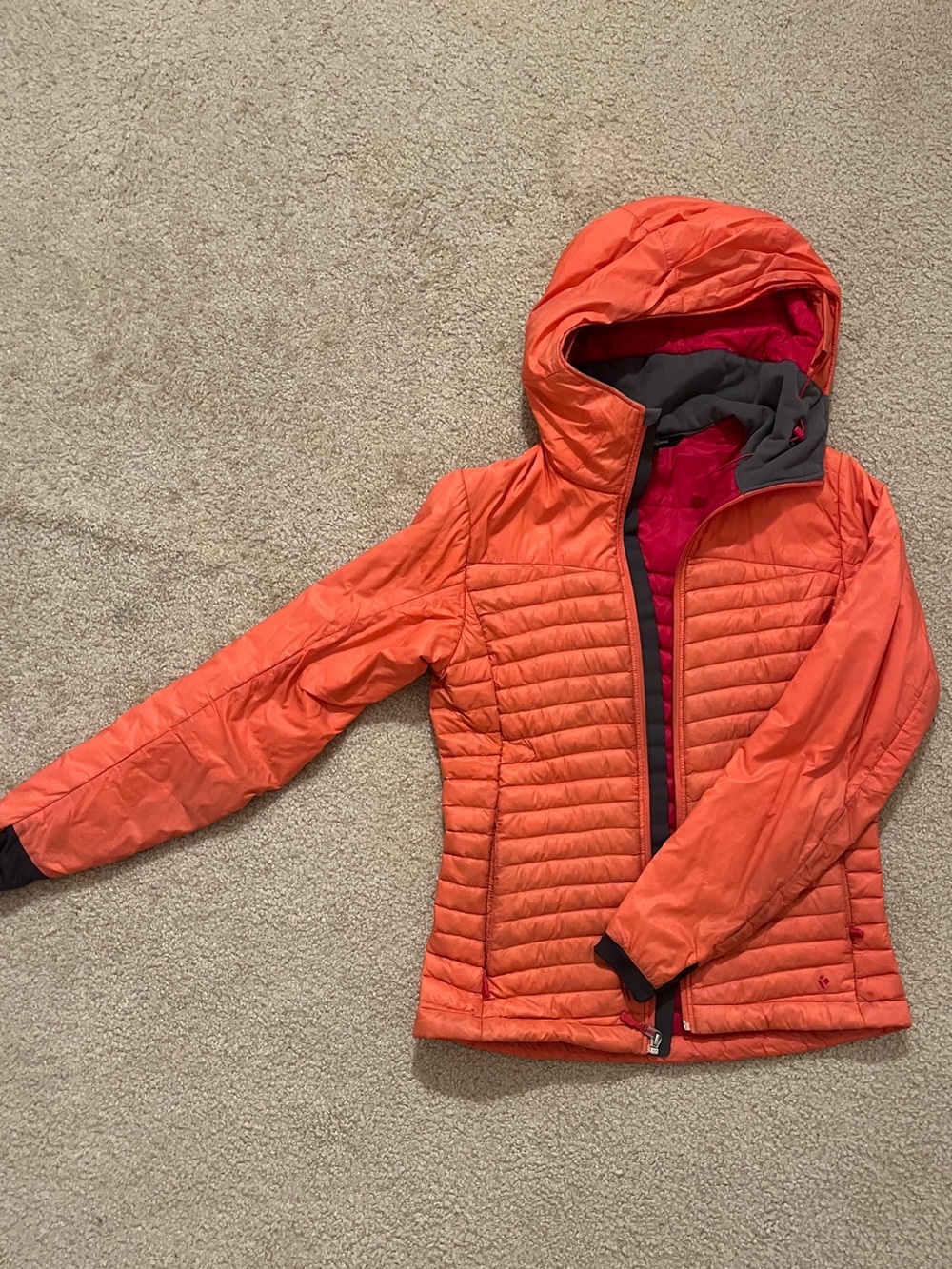 BLACK DIAMOND HOT FORGE HYBRID HOODED DOWN JACKET - WOMEN'S Medium (coral/pink)